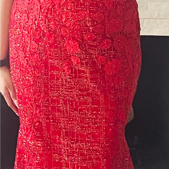 Prom dress in size 8 - Picture 2 of 5